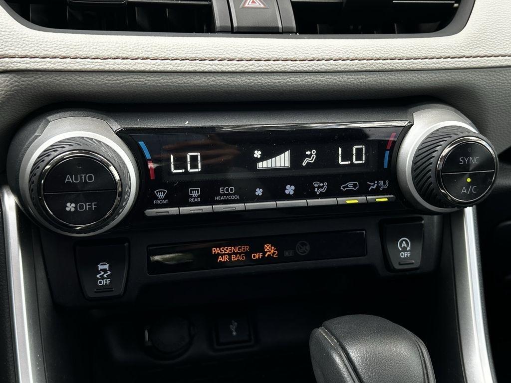 Toyota RAV4 XLE 2021