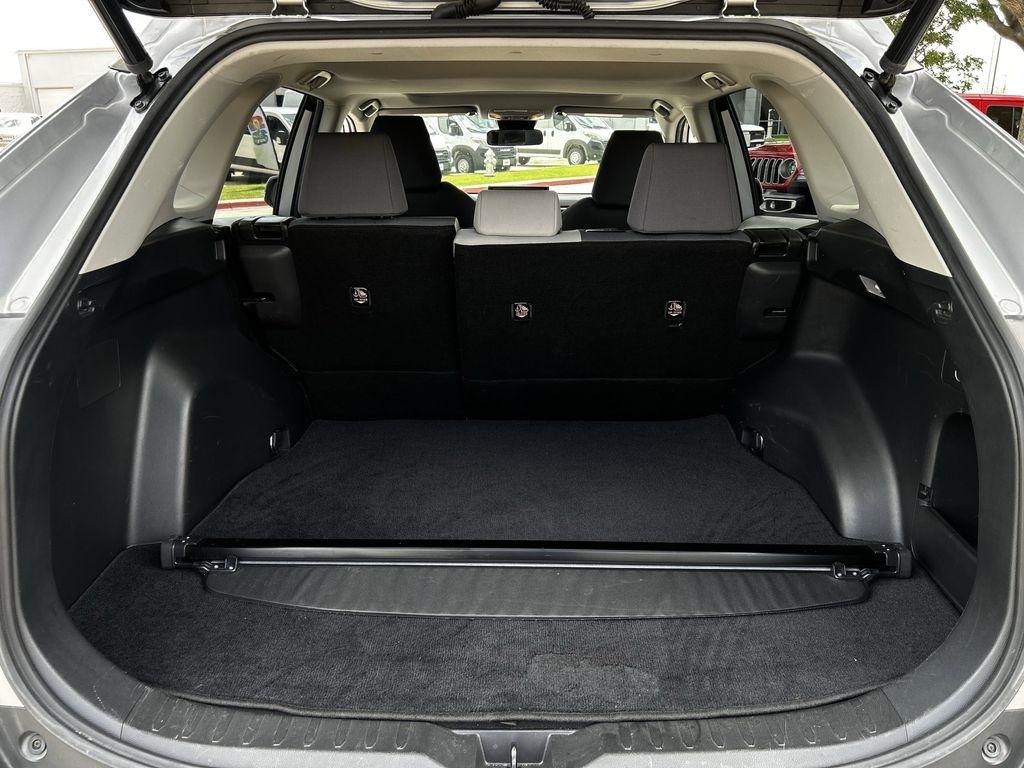 Toyota RAV4 XLE 2021