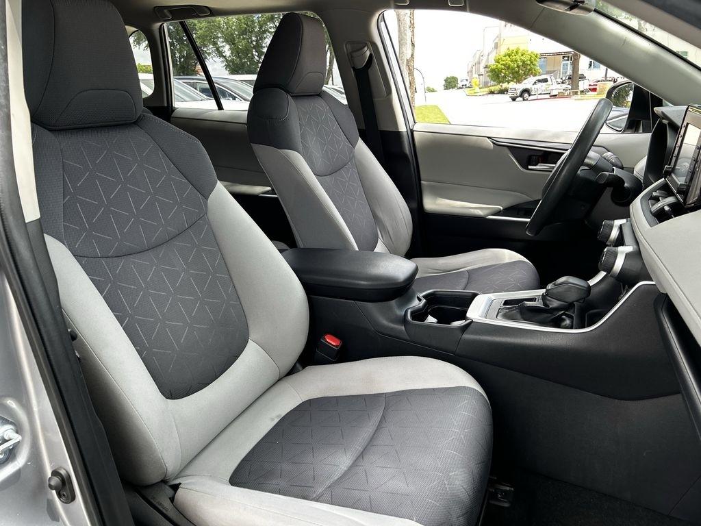 Toyota RAV4 XLE 2021
