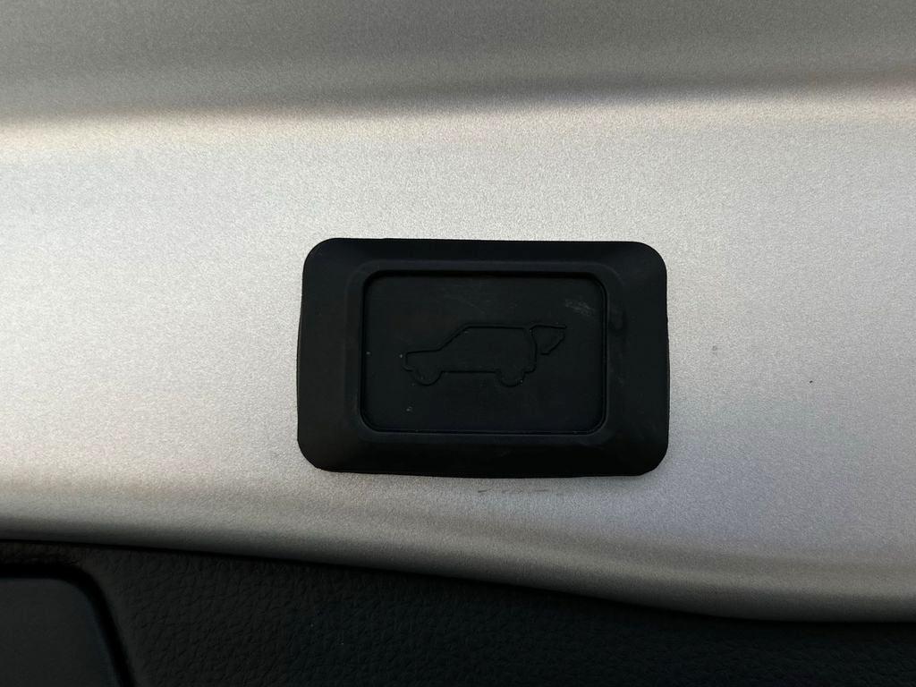 Toyota RAV4 XLE 2021