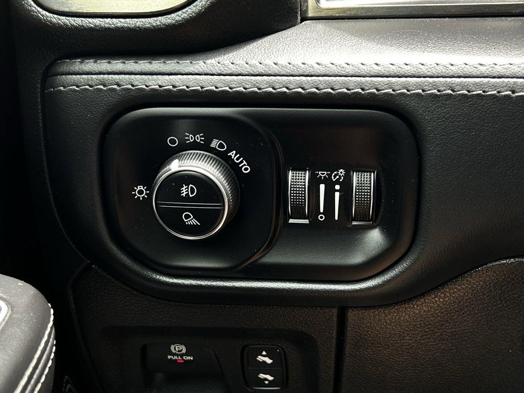 RAM 1500 Limited Crew Cab SWB 4WD 2021