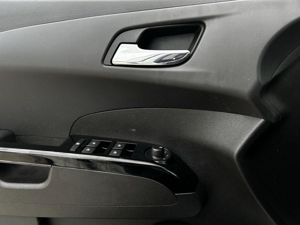 Chevrolet Sonic RS Auto 5-Door 2013