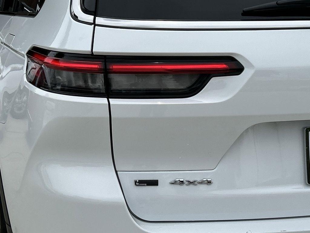 Jeep Grand Cherokee L Laredo 4WD 2023