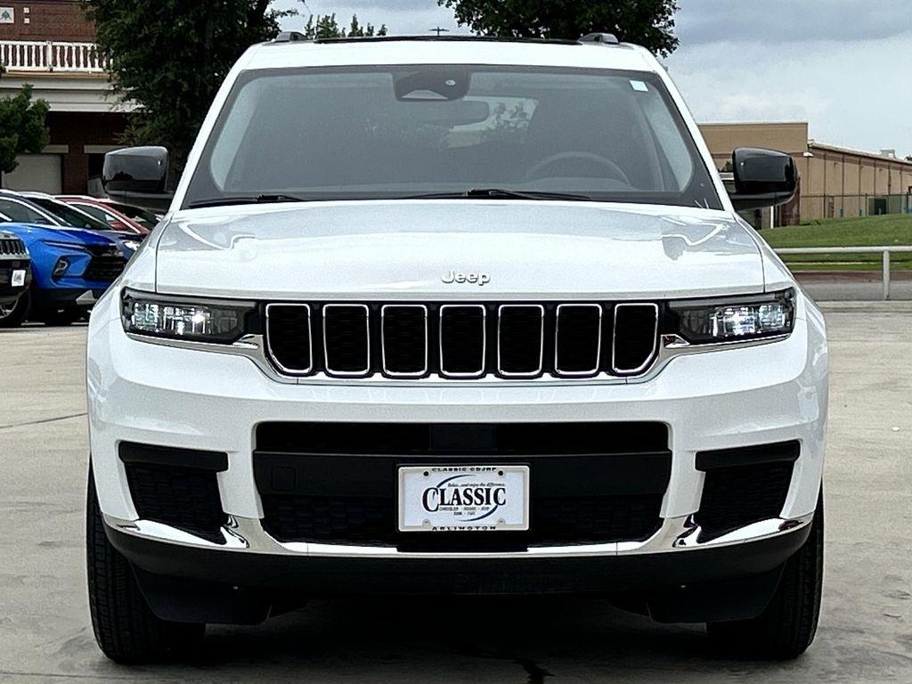 Jeep Grand Cherokee L Laredo 4WD 2023