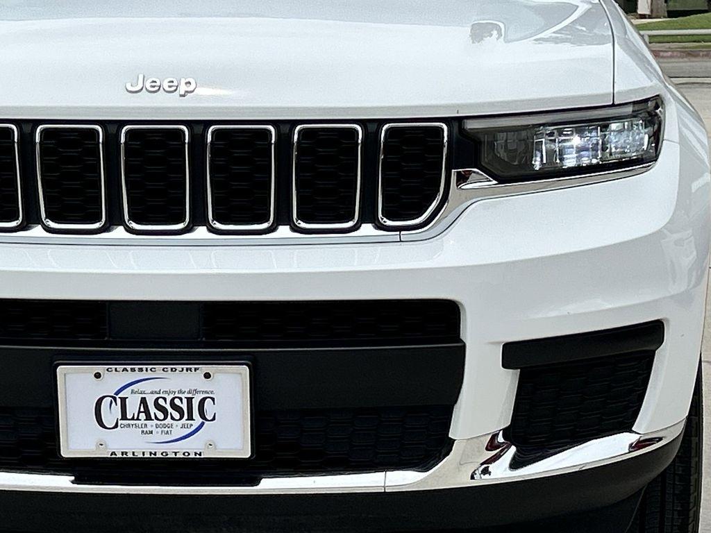 Jeep Grand Cherokee L Laredo 4WD 2023
