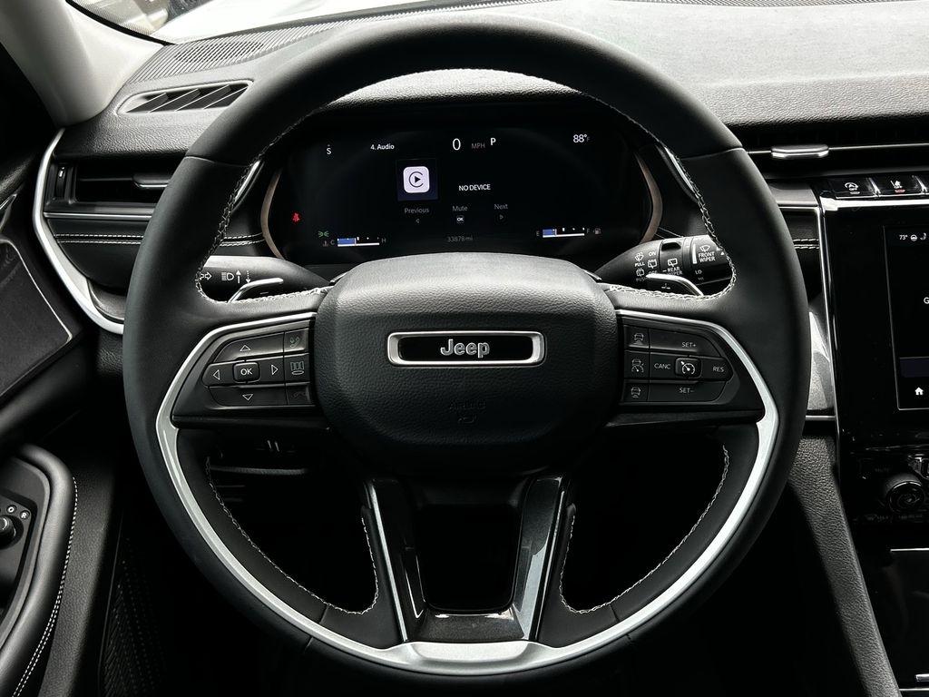 Jeep Grand Cherokee L Laredo 4WD 2023