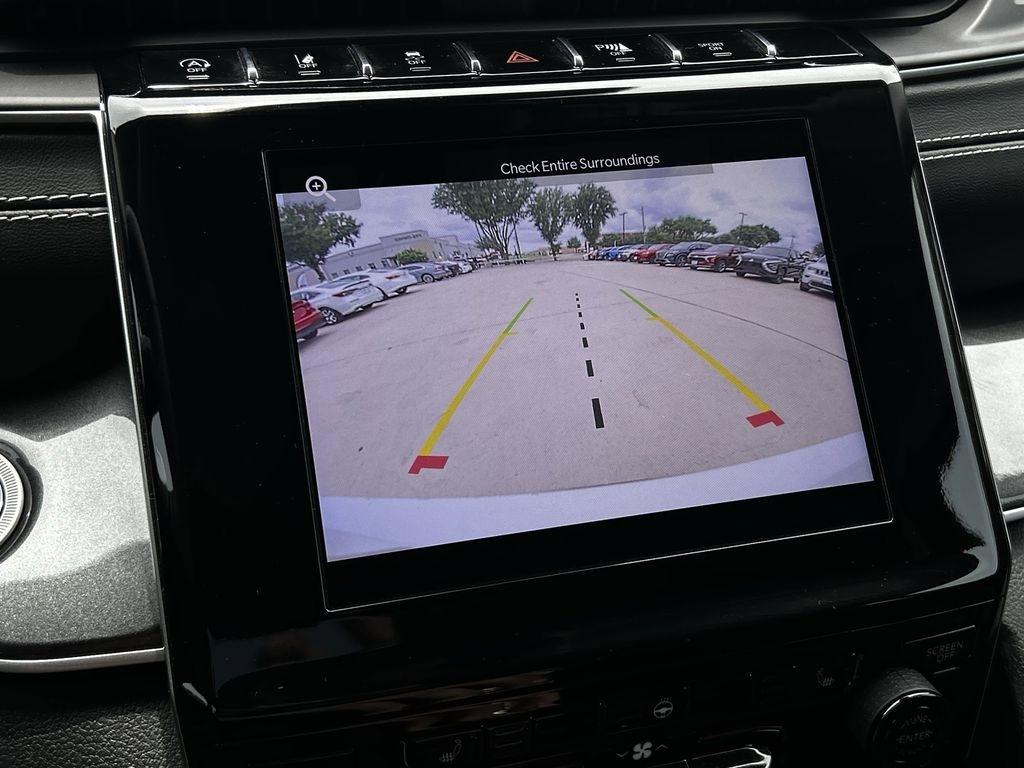 Jeep Grand Cherokee L Laredo 4WD 2023