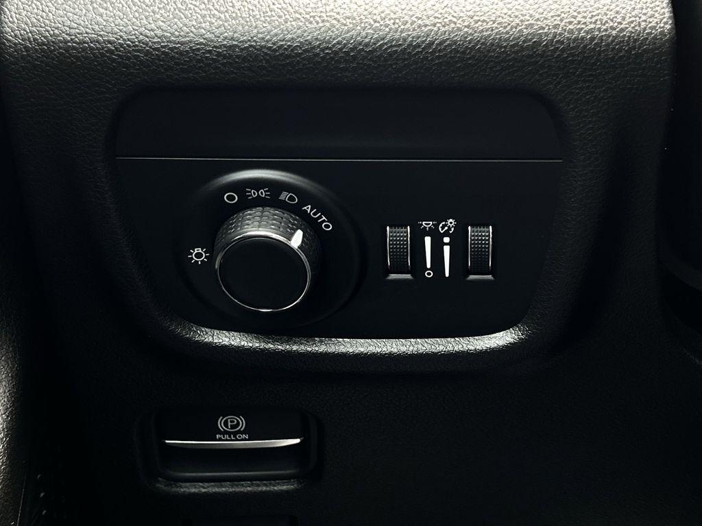 Jeep Grand Cherokee L Laredo 4WD 2023