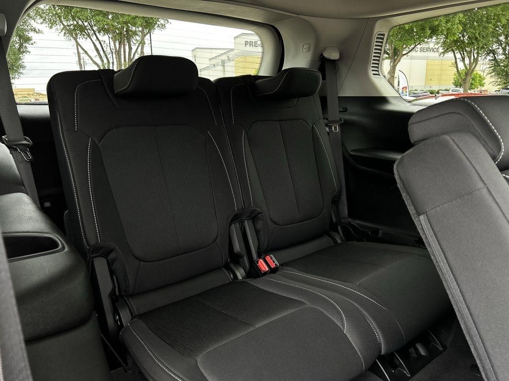 Jeep Grand Cherokee L Laredo 4WD 2023