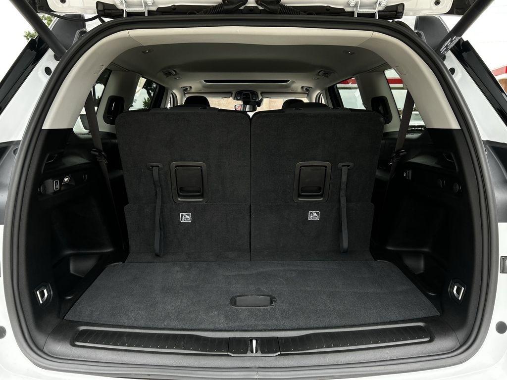 Jeep Grand Cherokee L Laredo 4WD 2023