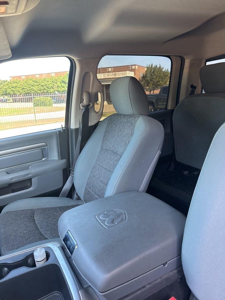 RAM 1500 SLT Crew Cab SWB 2WD 2016