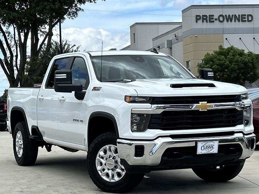 Chevrolet Silverado 2500HD LT Crew Cab Long Box 4WD 2024