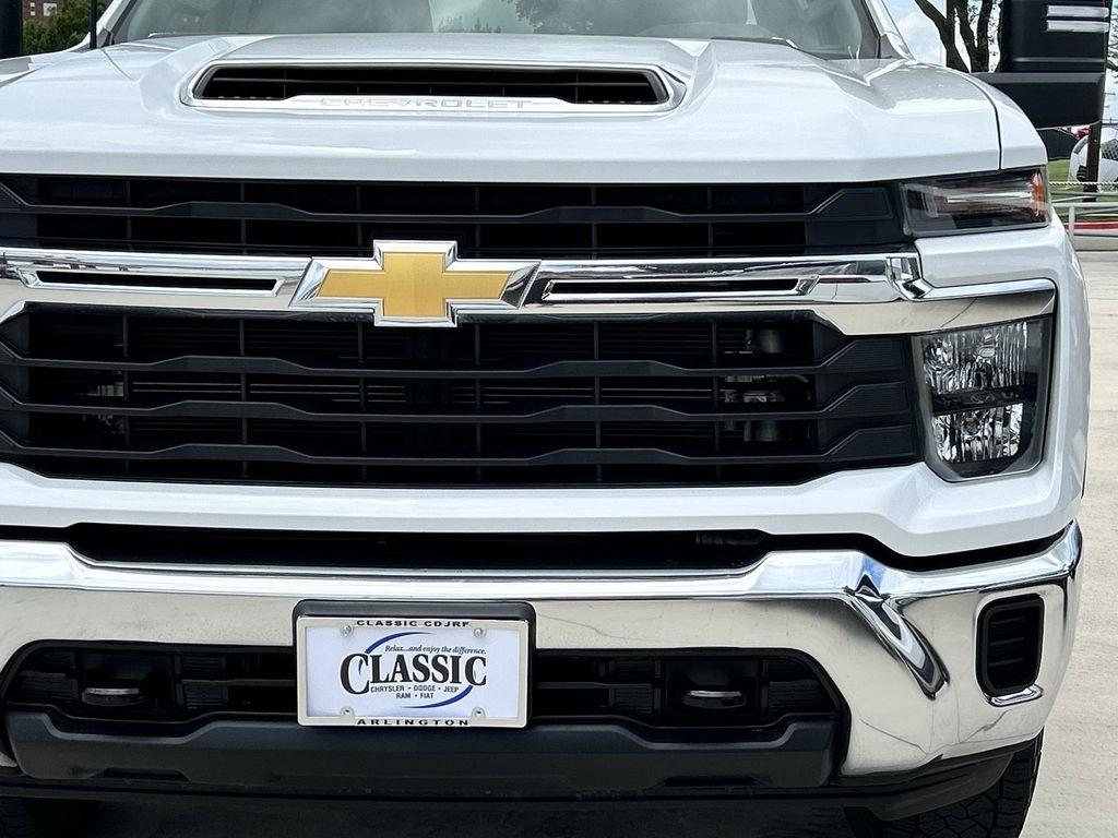 Chevrolet Silverado 2500HD LT Crew Cab Long Box 4WD 2024