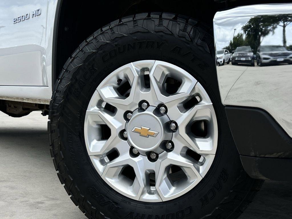 Chevrolet Silverado 2500HD LT Crew Cab Long Box 4WD 2024