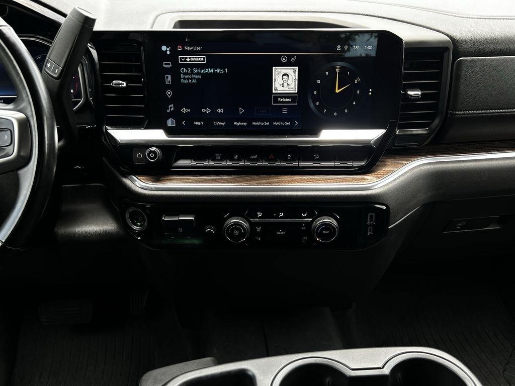 Chevrolet Silverado 2500HD LT Crew Cab Long Box 4WD 2024