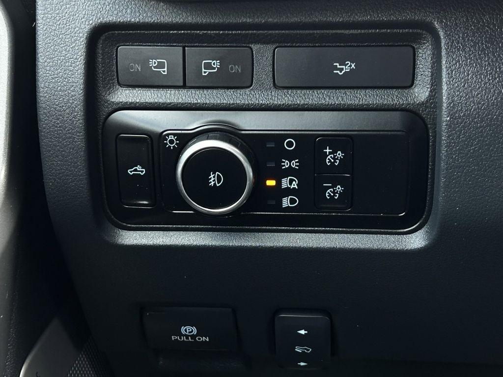 Ford F-450 SD XL Crew Cab DRW 4WD 2023
