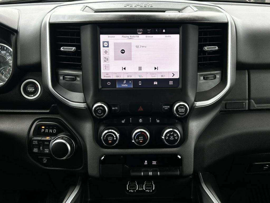 RAM 1500 Big Horn Crew Cab SWB 4WD 2023