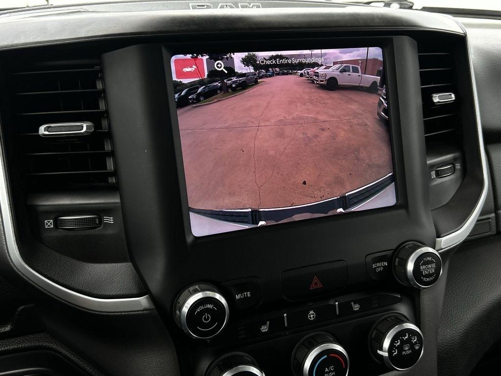 RAM 1500 Big Horn Crew Cab SWB 4WD 2023