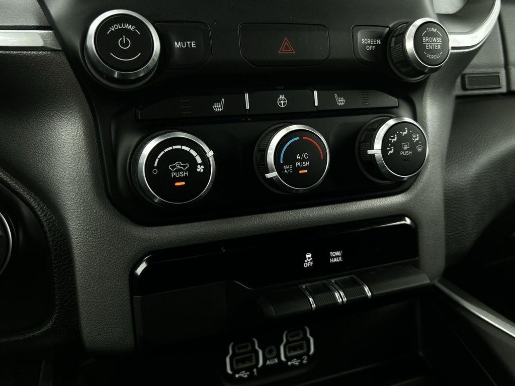 RAM 1500 Big Horn Crew Cab SWB 4WD 2023
