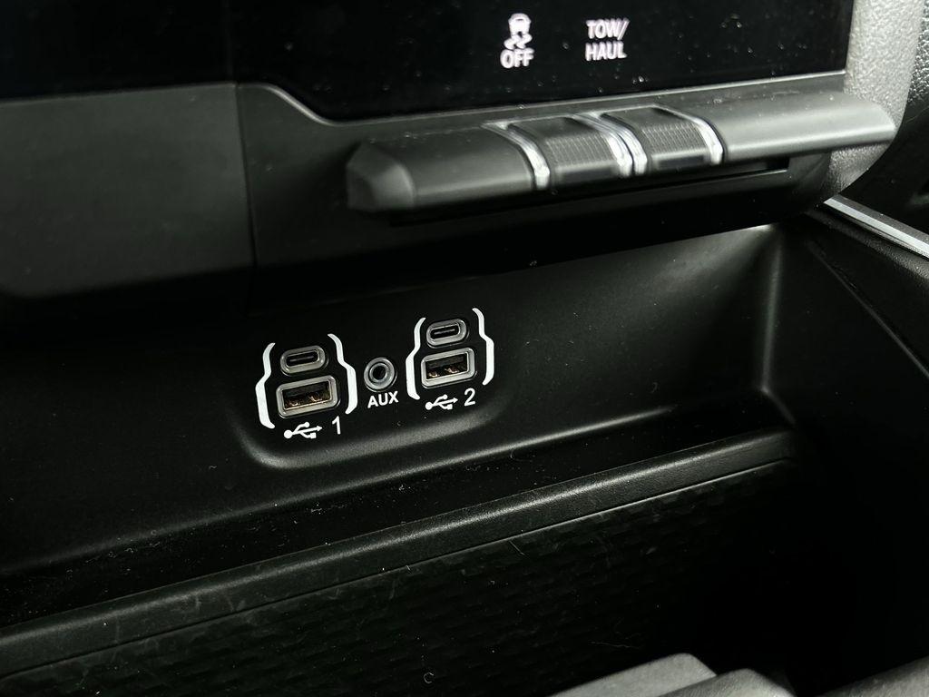 RAM 1500 Big Horn Crew Cab SWB 4WD 2023