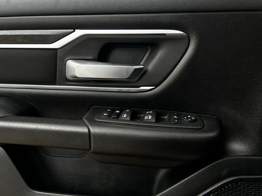 RAM 1500 Big Horn Crew Cab SWB 4WD 2023
