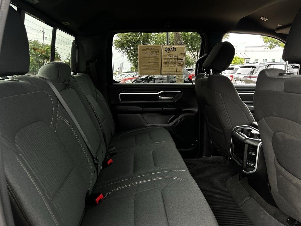 RAM 1500 Big Horn Crew Cab SWB 4WD 2023