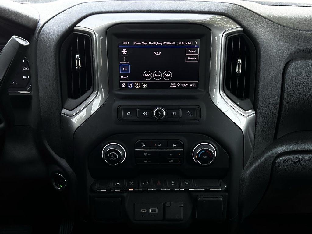 Chevrolet Silverado 1500 Custom Crew Cab 2WD 2023