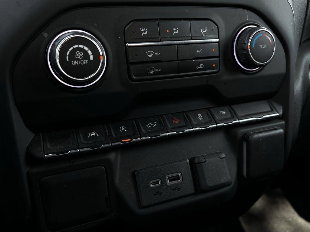 Chevrolet Silverado 1500 Custom Crew Cab 2WD 2023