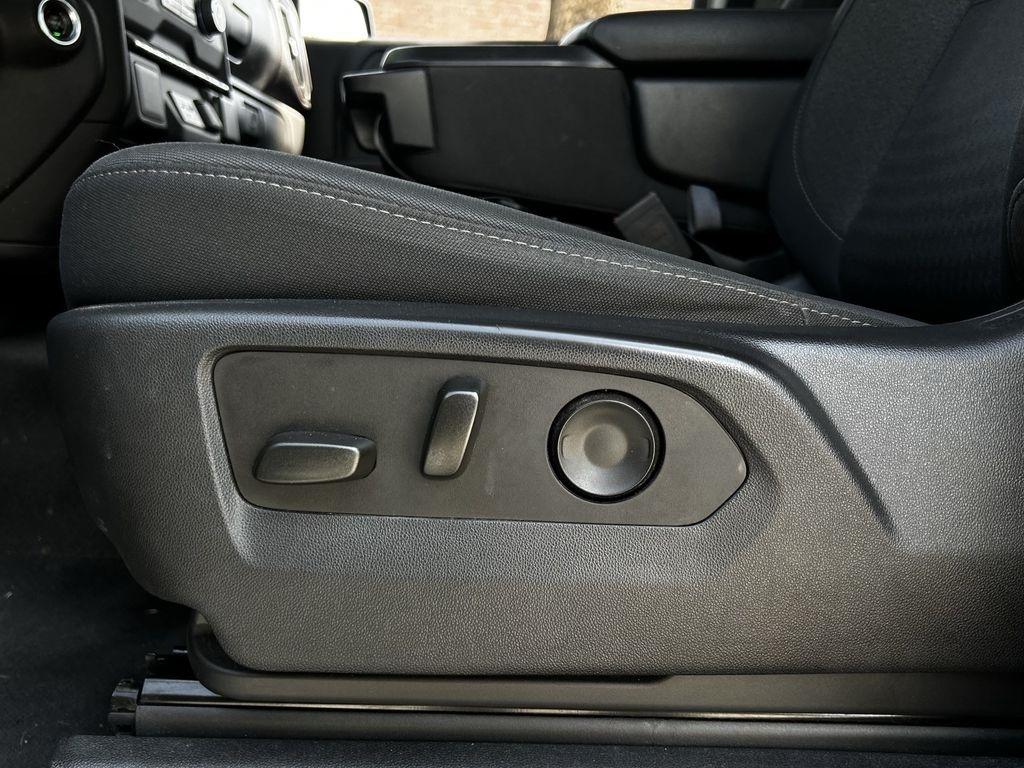 Chevrolet Silverado 1500 Custom Crew Cab 2WD 2023