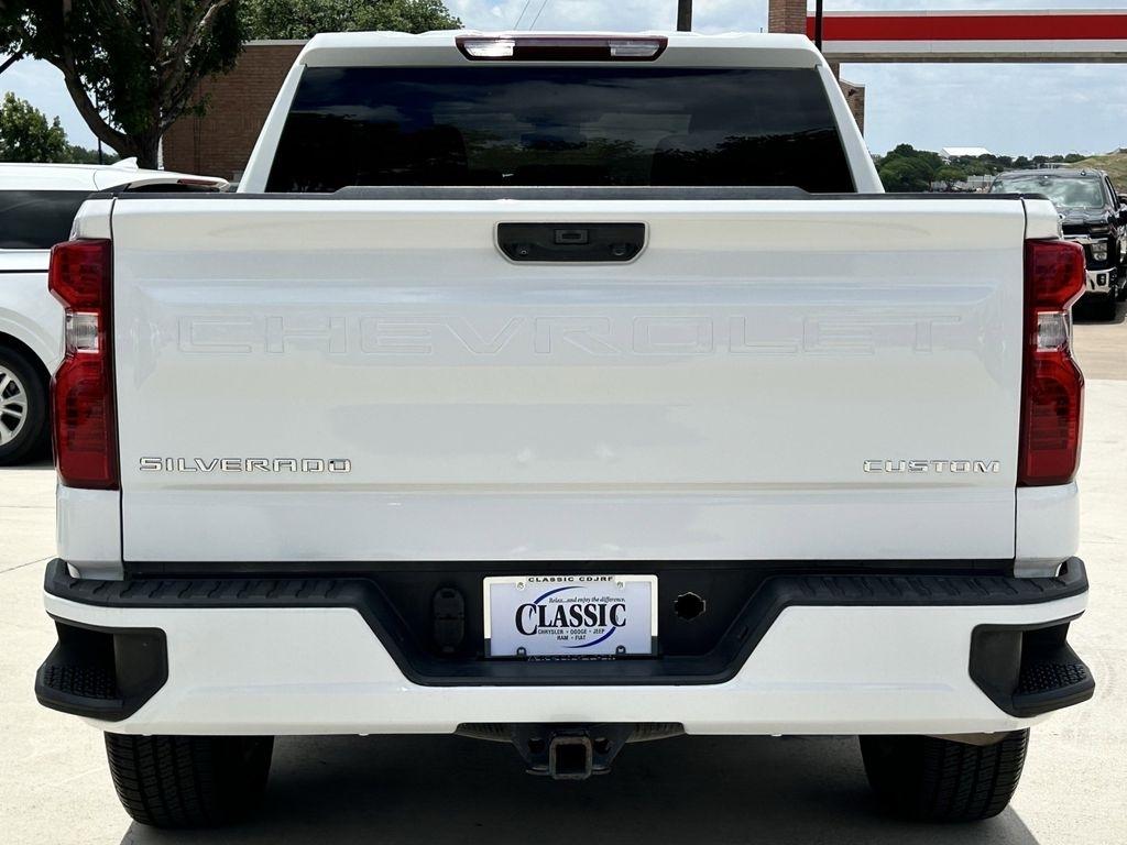 Chevrolet Silverado 1500 Custom Crew Cab 2WD 2024