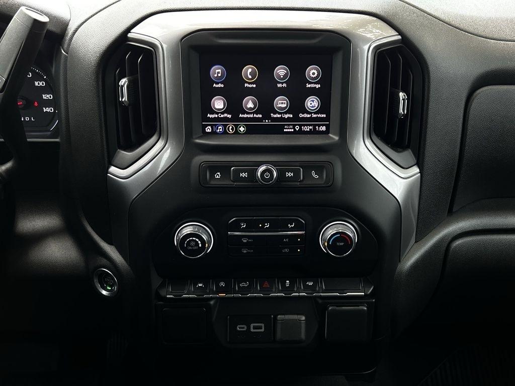 Chevrolet Silverado 1500 Custom Crew Cab 2WD 2024