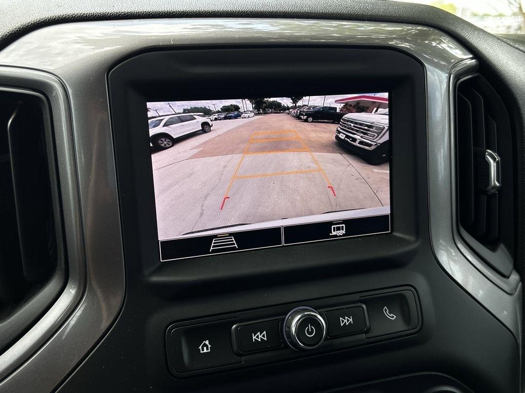 Chevrolet Silverado 1500 Custom Crew Cab 2WD 2024