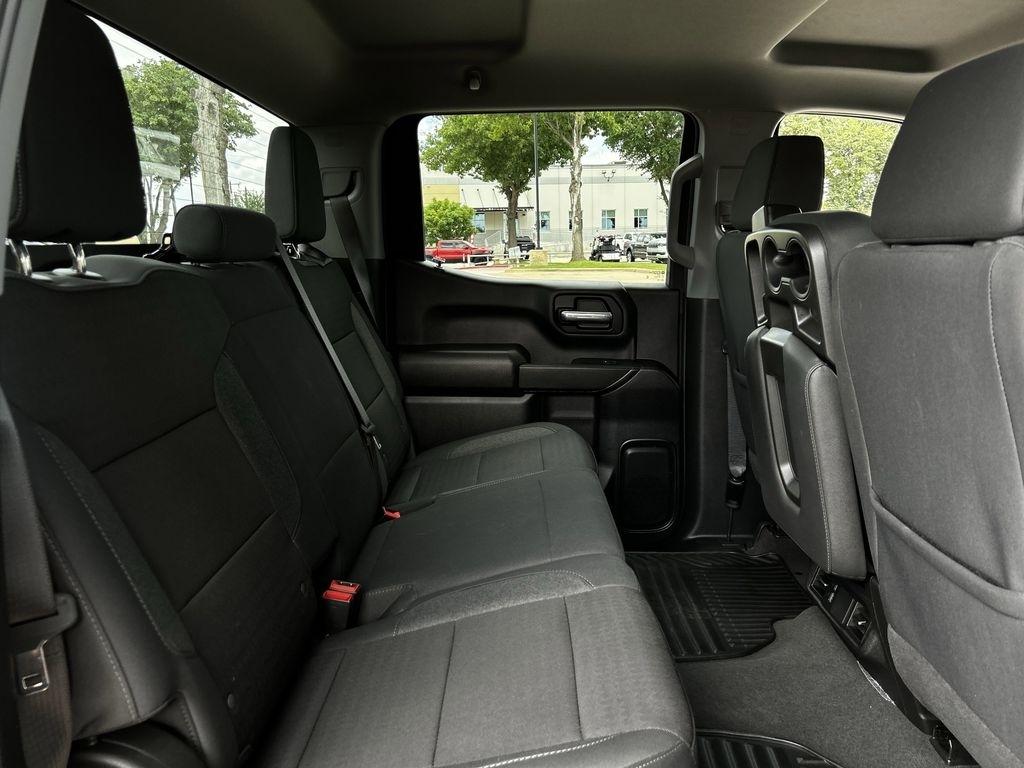 Chevrolet Silverado 1500 Custom Crew Cab 2WD 2024