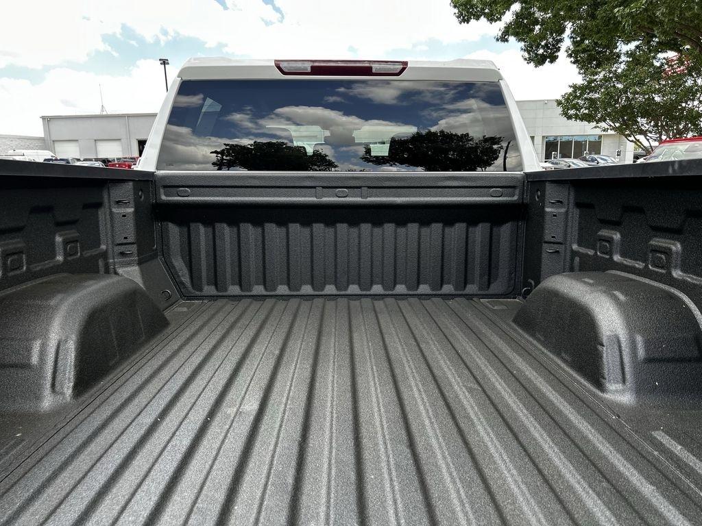 Chevrolet Silverado 1500 Custom Crew Cab 2WD 2024
