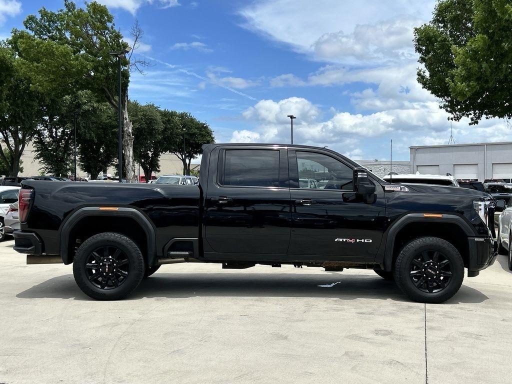 GMC Sierra 2500HD AT4 Crew Cab 4WD 2025