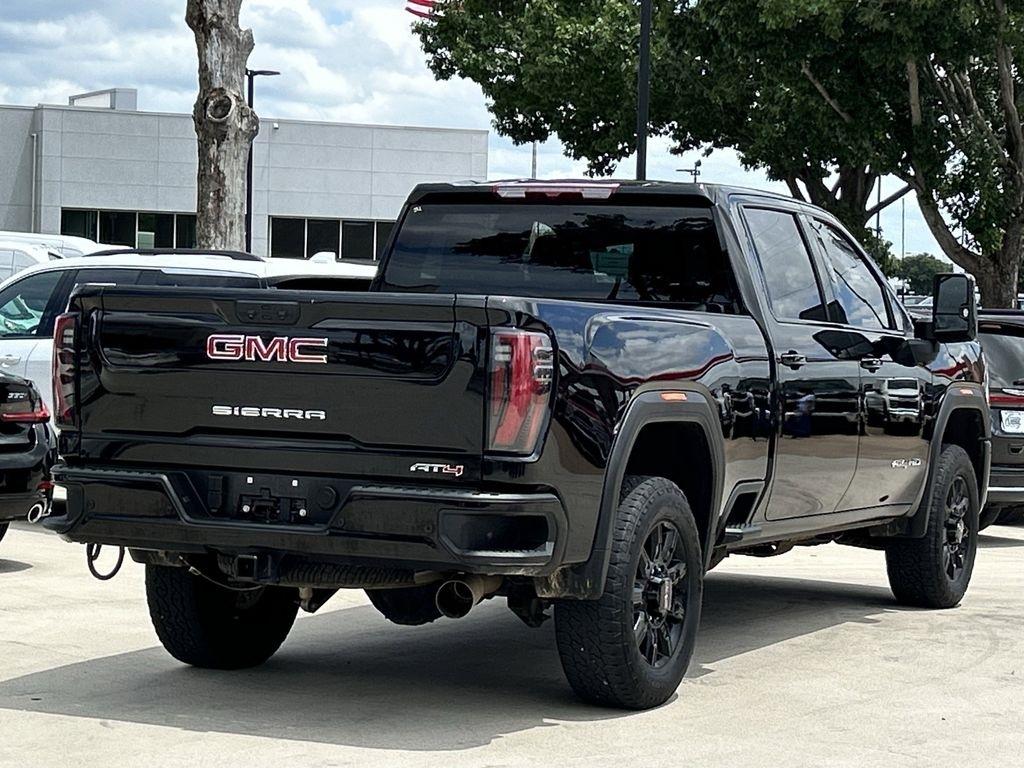 GMC Sierra 2500HD AT4 Crew Cab 4WD 2025