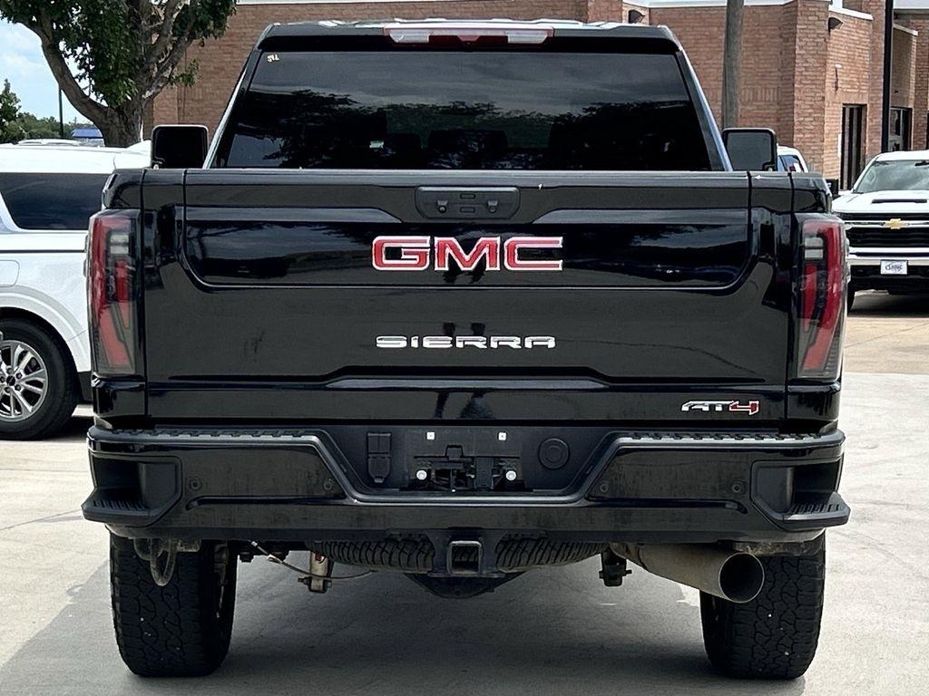 GMC Sierra 2500HD AT4 Crew Cab 4WD 2025