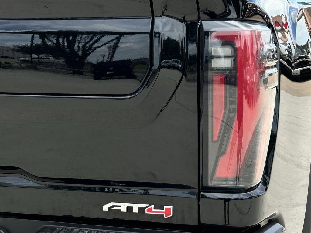 GMC Sierra 2500HD AT4 Crew Cab 4WD 2025
