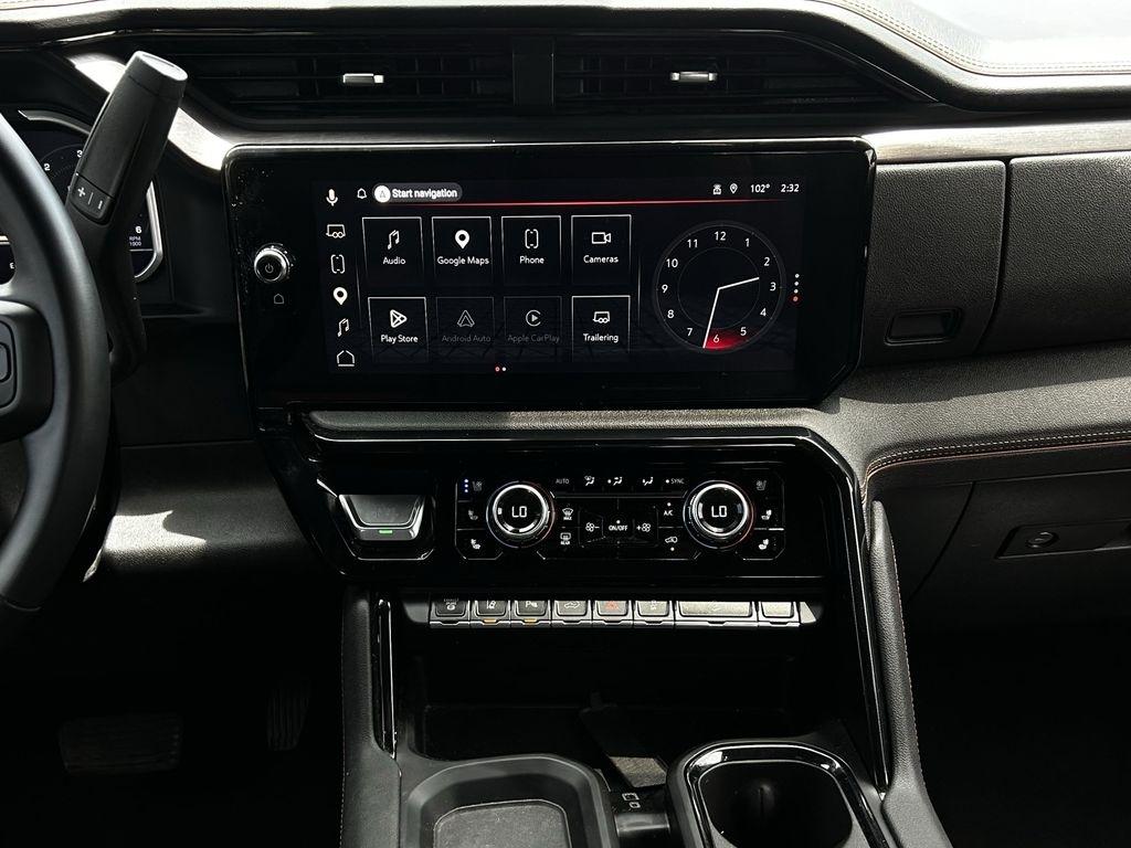 GMC Sierra 2500HD AT4 Crew Cab 4WD 2025