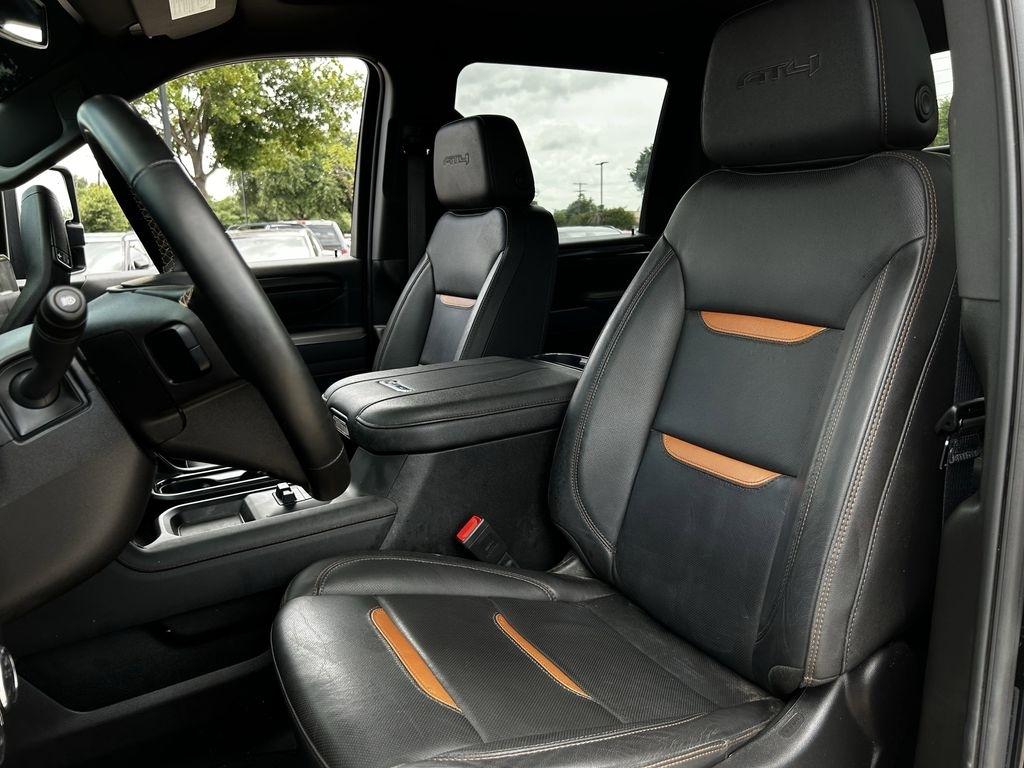 GMC Sierra 2500HD AT4 Crew Cab 4WD 2025