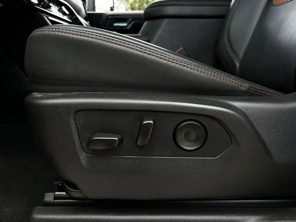GMC Sierra 2500HD AT4 Crew Cab 4WD 2025