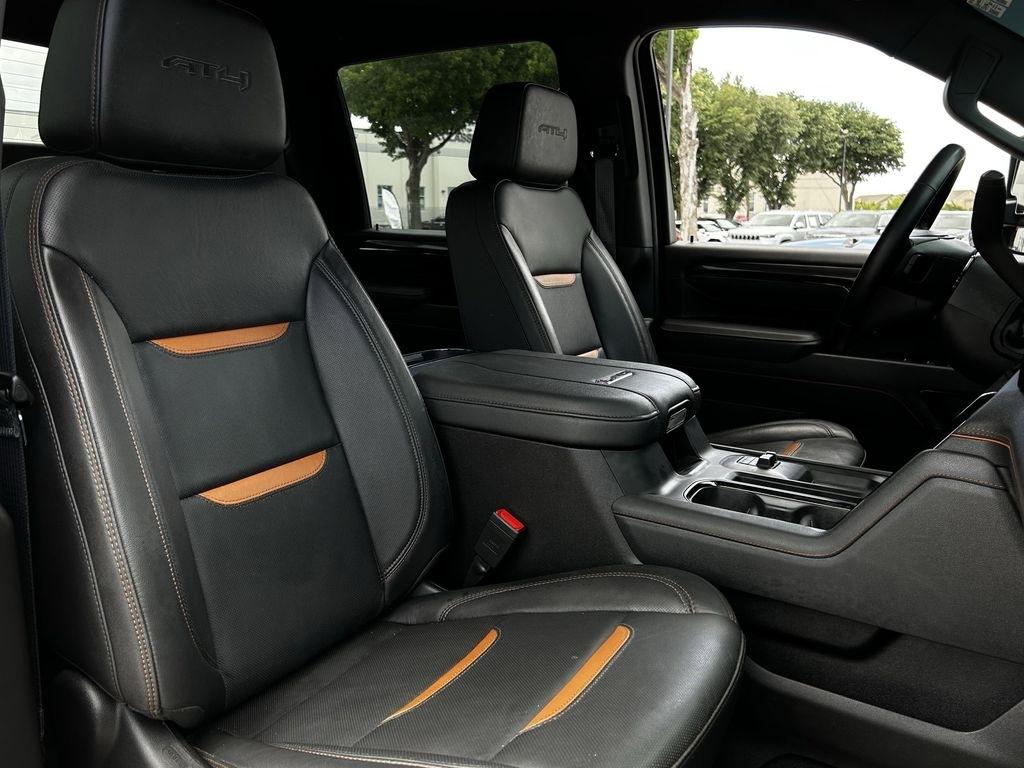 GMC Sierra 2500HD AT4 Crew Cab 4WD 2025
