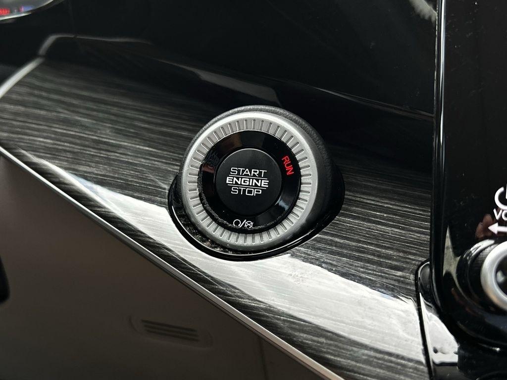 Jeep Wagoneer Series II 2022