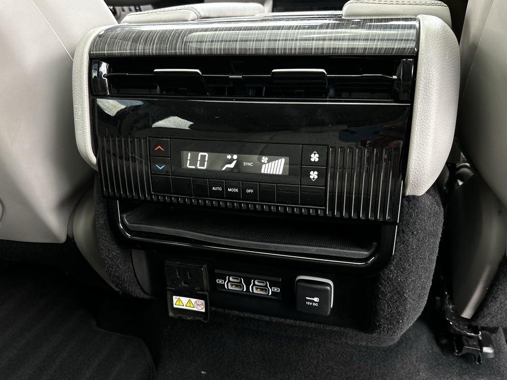 Jeep Wagoneer Series II 2022
