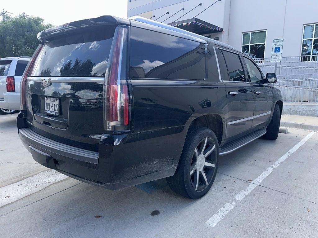 Cadillac Escalade ESV 2WD Standard 2016