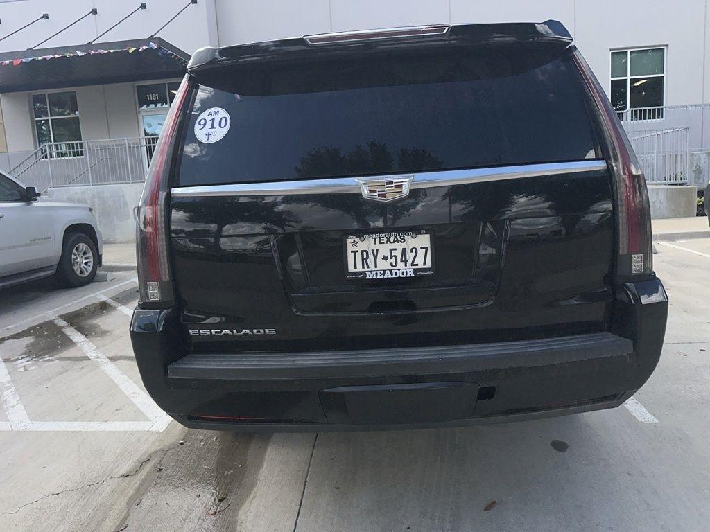 Cadillac Escalade ESV 2WD Standard 2016