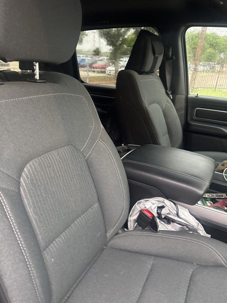 RAM 1500 Big Horn Crew Cab SWB 4WD 2024