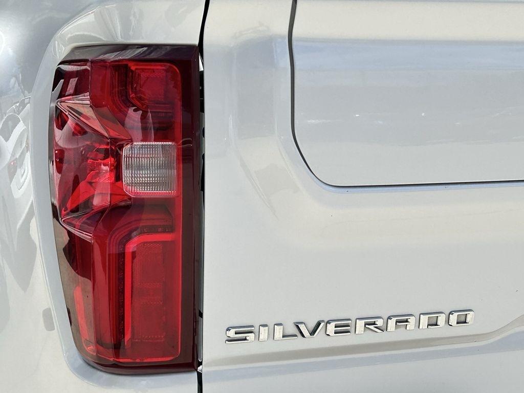 Chevrolet Silverado 3500HD High Country Crew Cab 4WD 2024