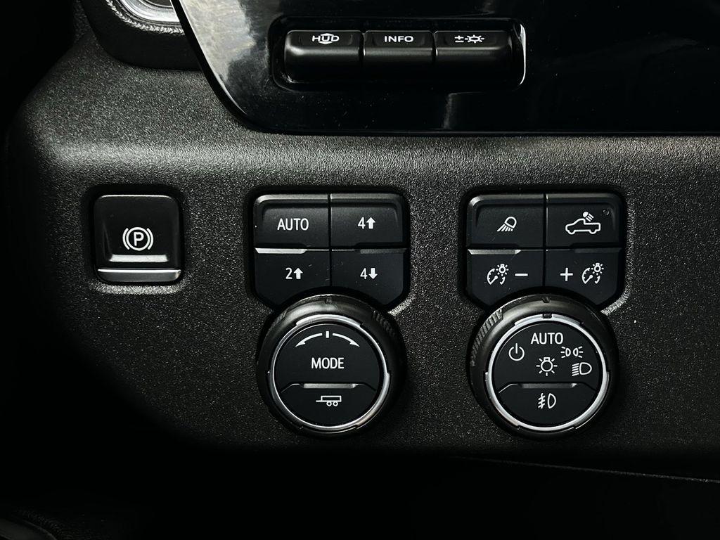 Chevrolet Silverado 3500HD High Country Crew Cab 4WD 2024