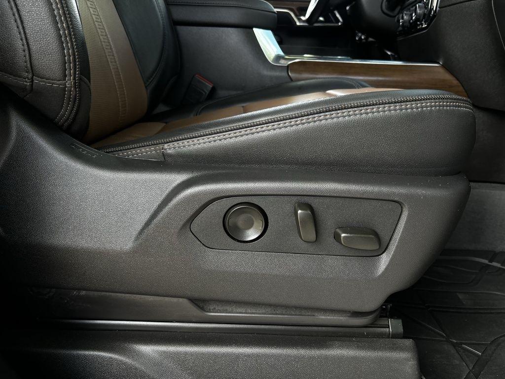 Chevrolet Silverado 3500HD High Country Crew Cab 4WD 2024